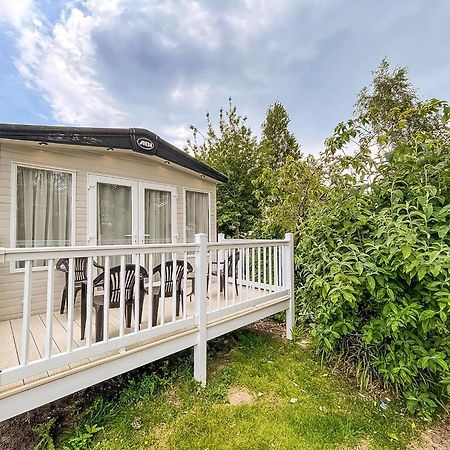 Отель Beautiful 6 Berth Caravan With Decking At Southview Holiday Park Ref 33024O Скегнесс Экстерьер фото