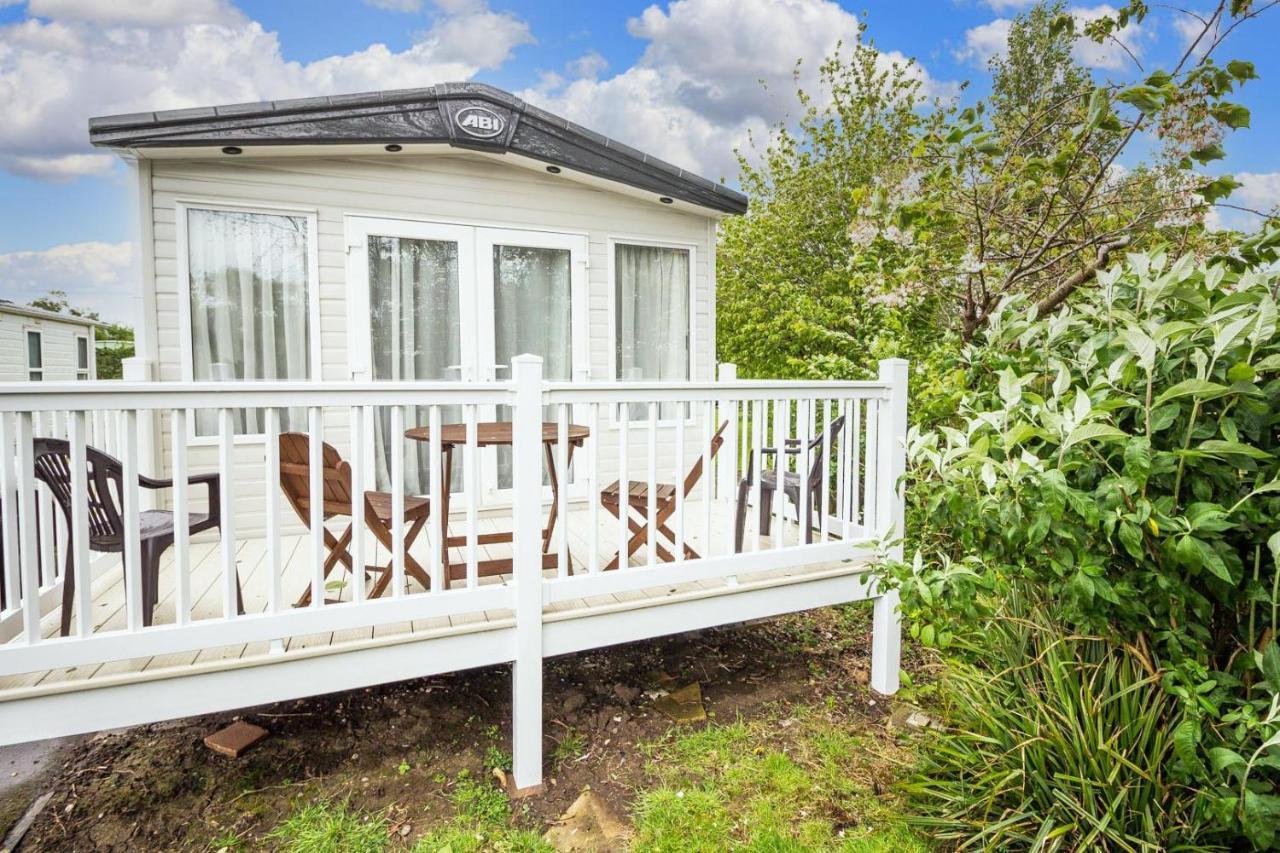 Отель Beautiful 6 Berth Caravan With Decking At Southview Holiday Park Ref 33024O Скегнесс Экстерьер фото