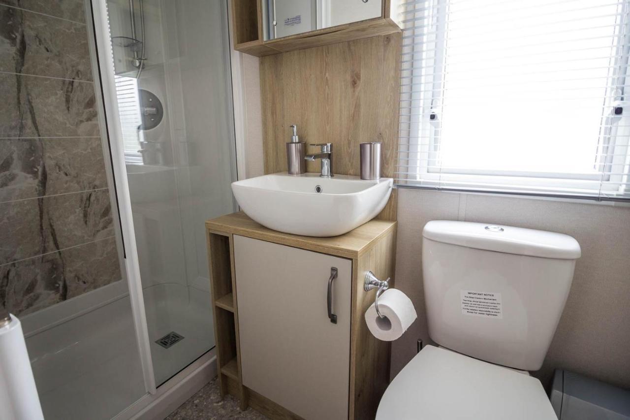 Отель Beautiful 6 Berth Caravan With Decking At Southview Holiday Park Ref 33024O Скегнесс Экстерьер фото